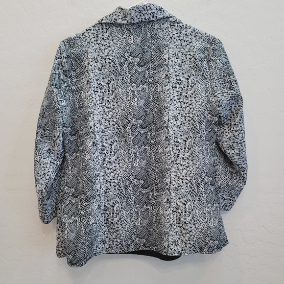 Notations Gray, Black & White Animal Print Blouse Top Women's Size Small - Picture 3 of 8